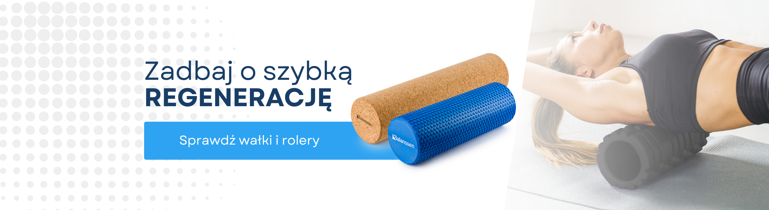 Kobieta rozluźniająca mięśnie pleców na rolerze oraz wałki do masażu z korka i pianki. Sklep medyczny Balanssen - akcesoria do szybkiej regeneracji.